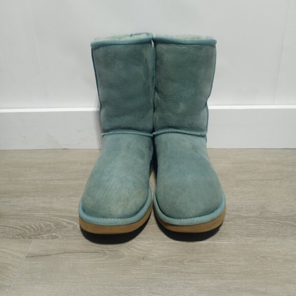 UGG Classic Sheepskin Lined Mint Green Boot Size 9 - Picture 3 of 11